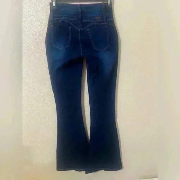 NWT Bamboo Soft Flare High Waisted Denim Jeans - Junior Size 7 - Picture 3 of 6
